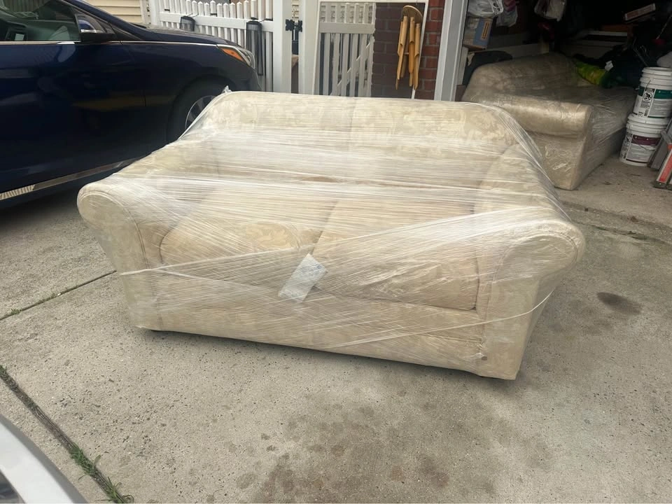 Traditional Damask Pattern Loveseat - photo 2