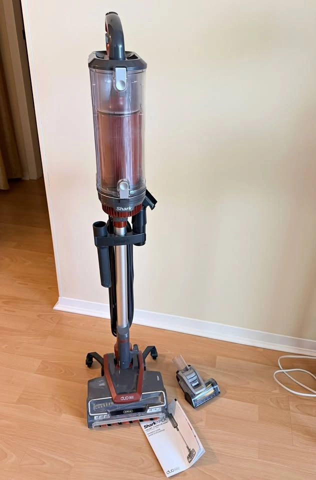 Shark APEX UpLight corded Lift-Away Vacuum LZ600 Series