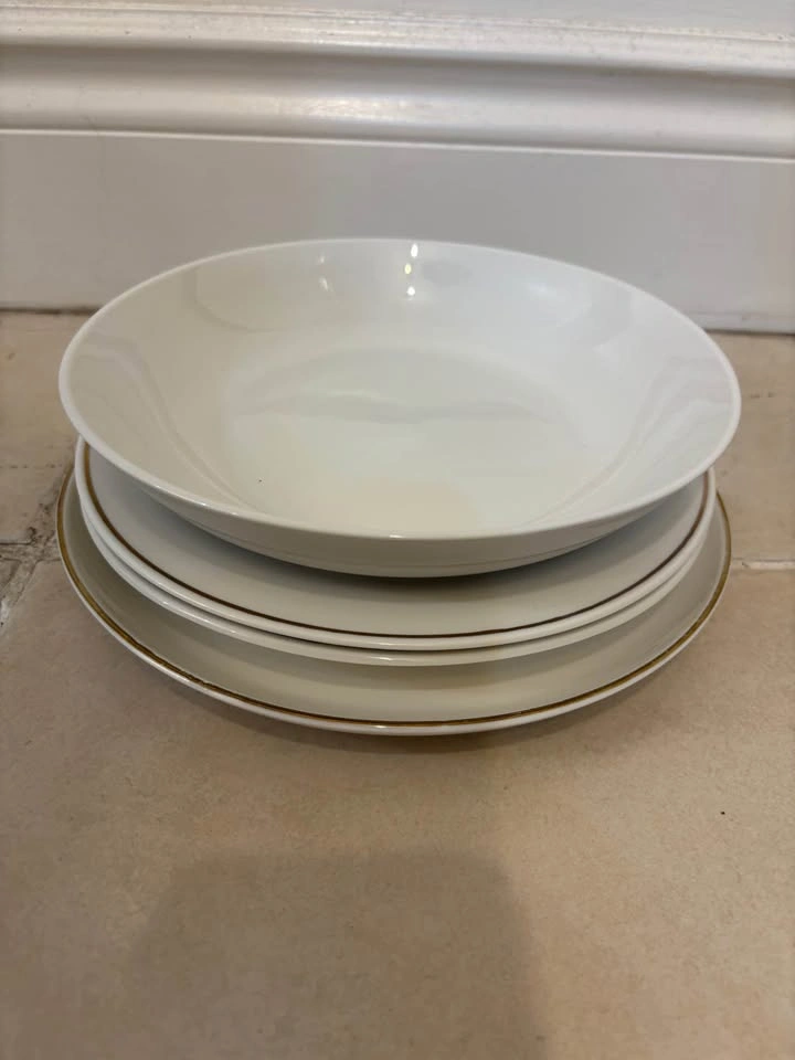 MOVING SALE Assorted Ceramic Plates and Bowls Set - photo 5