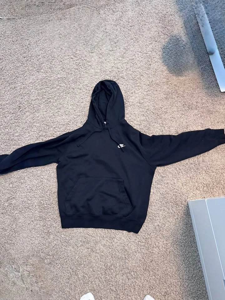 Nike Sportswear Club Fleece Pullover Hoodie - Black (Size Large)