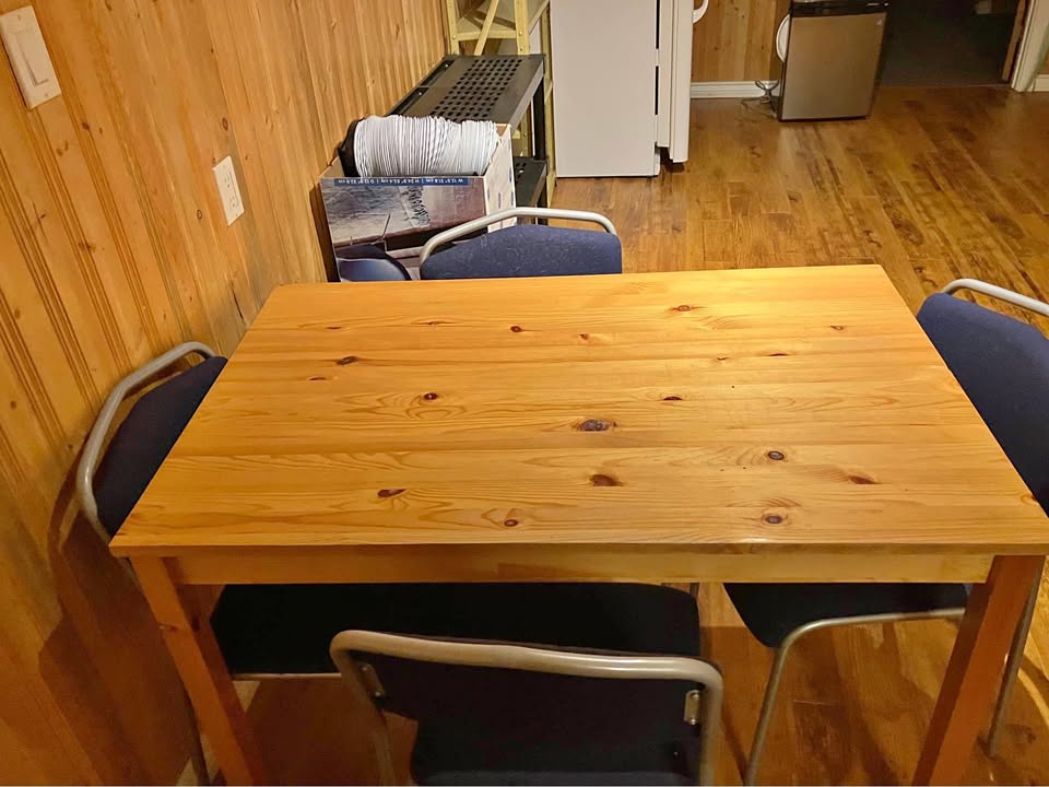 Wood dining table with chairs (Pending Sale)