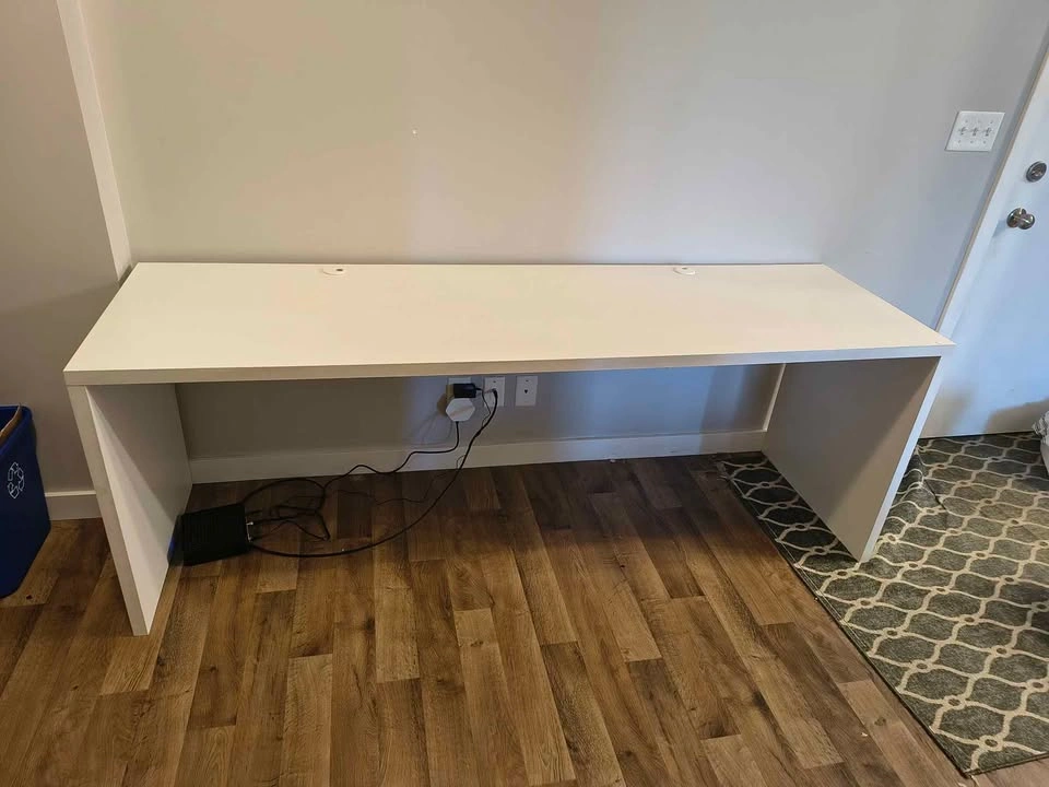 IKEA Malm Desk - photo 2