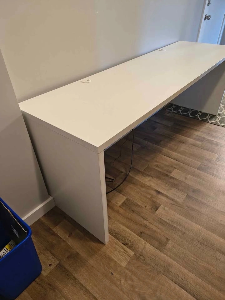 IKEA Malm Desk - photo 3