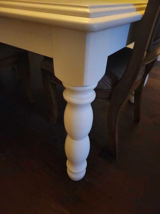 wooden dining table - photo 3