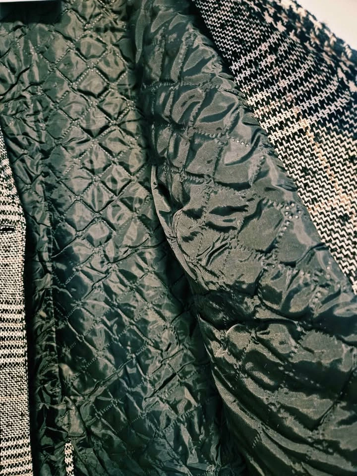 BNWT Classic Plaid Long Coat with Quilted Lining size L - photo 3