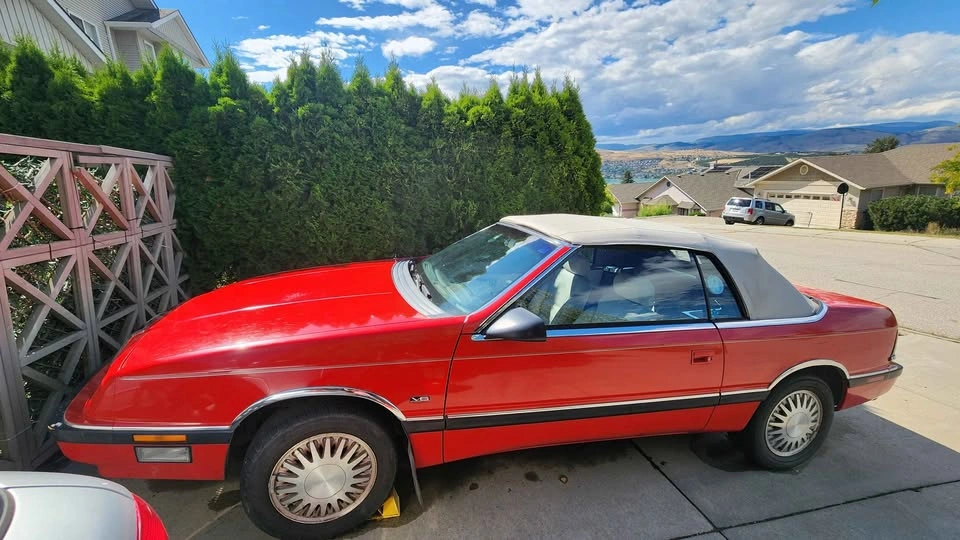 1990 Chrysler LeBaron - photo 2