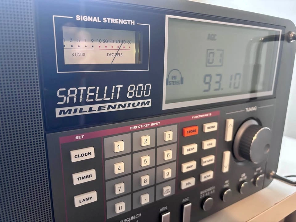 Grundig Satellit S800 Millennium Radio