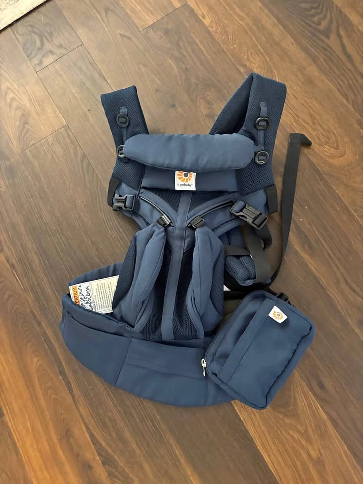 Ergobaby baby carrier - blue
