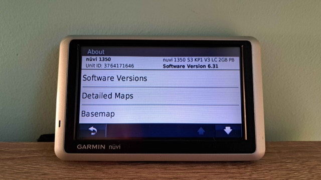 Updated Garmin Nuvi 1350 GPS - photo 2