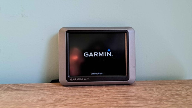 Updated Garmin Nuvi 200 GPS Navigator - photo 3