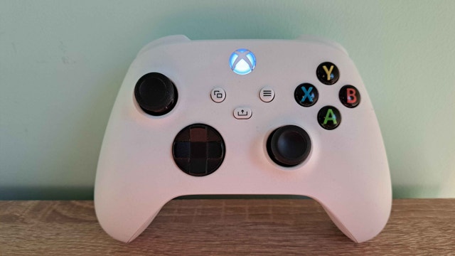 Xbox Core Wireless Controller - photo 2