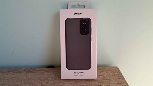 New Samsung S-View Wallet Case for S24FE