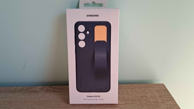 New Samsung Standing Grip Case for S24FE