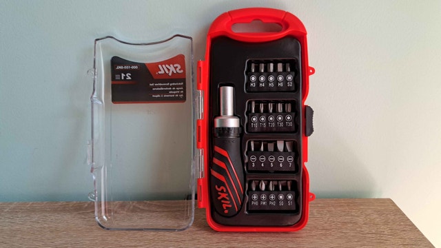 New SKIL Ratcheting Screwdriver Set w/bits - photo 2