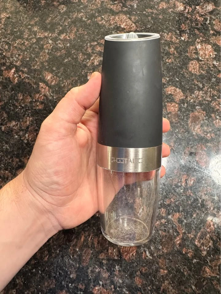 Salt and Pepper Electric Grinders - photo 3