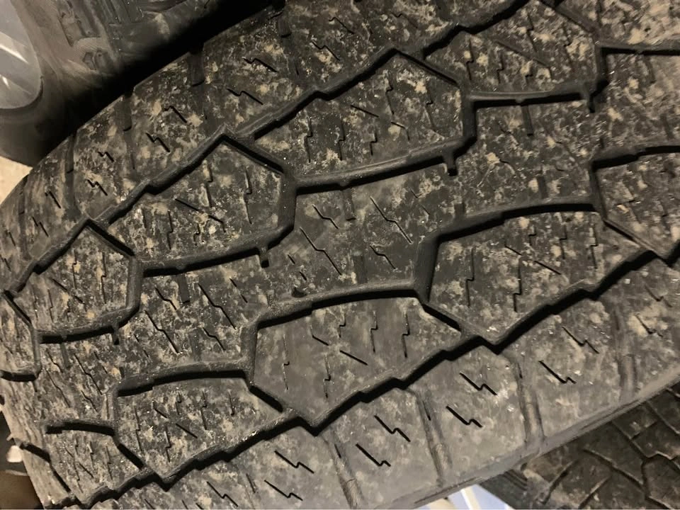 Tires and rims 275/55 R20 - photo 2