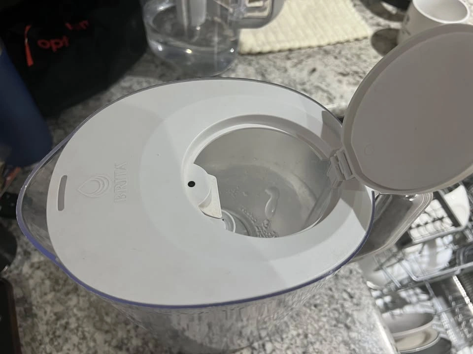 Brita Water Filter Pitcher + 3 New Elite Filters - photo 4