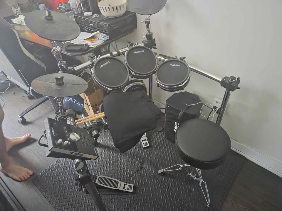 Alesis Command Mesh Drumkit + Strike 8 AMP + Throne - photo 3