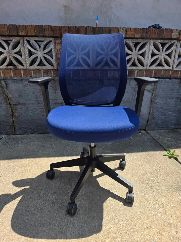 Blue Mesh Office Chair - photo 2