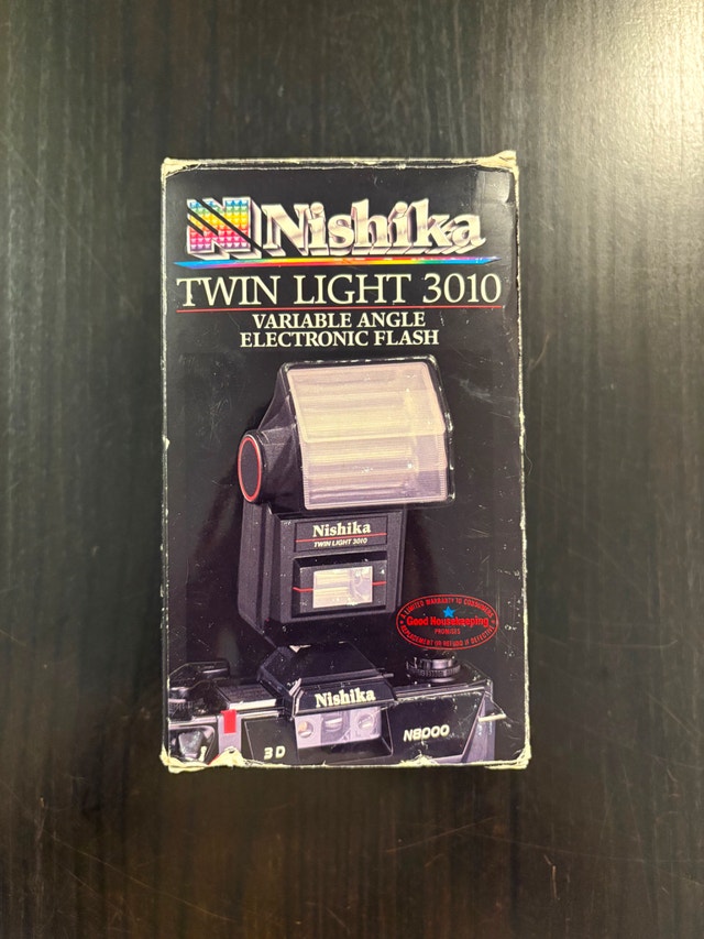Nishika N8000 Camera (w/ Twin Light 3010 Flash) - photo 4