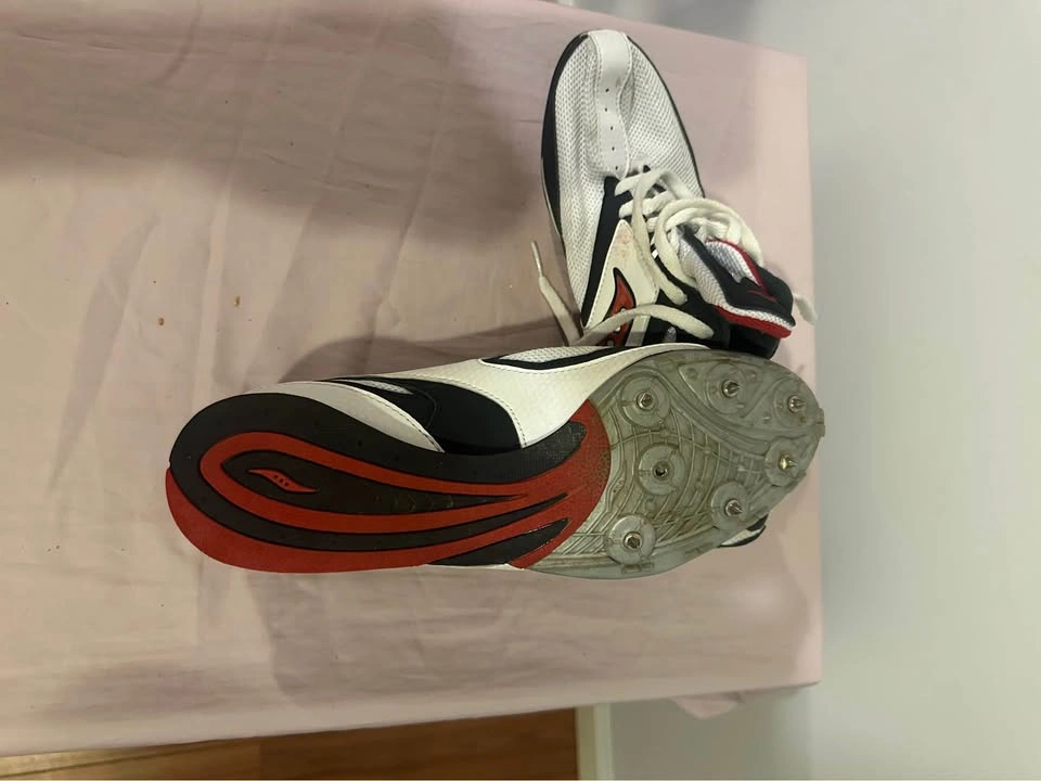 Men’s Saucony track shoes - photo 3