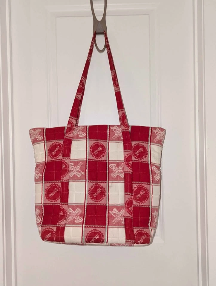 Coca Cola Coke Quilted Zippered Tote Bag - photo 2