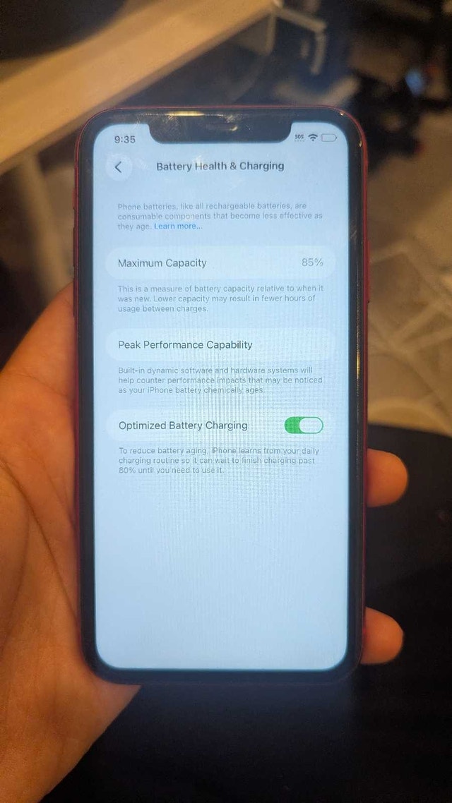 iPhone 11 - 64gb - 85% Battery Health - photo 4