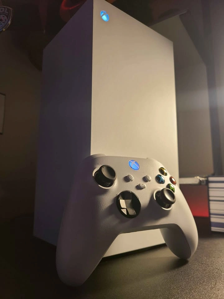 Xbox Series X 4K 120fps with 2 Controllers - photo 5