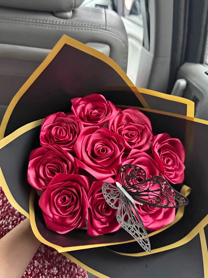Ribbon Rose Bouquet