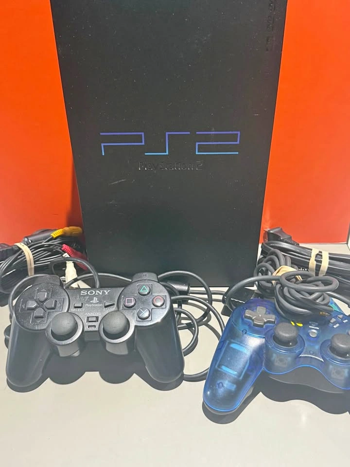 Sony PlayStation 2 console bundle
