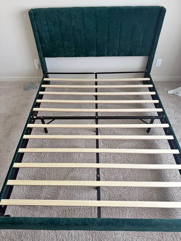 YUHUASHI upholstered velvet Platform Bed Frame Queen