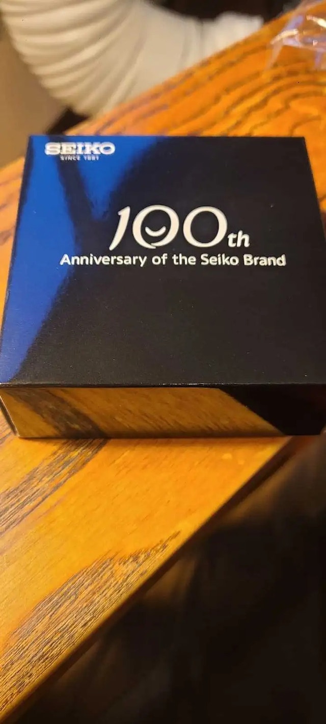 Seiko 100th Anniversary Commemorative Pin - photo 4