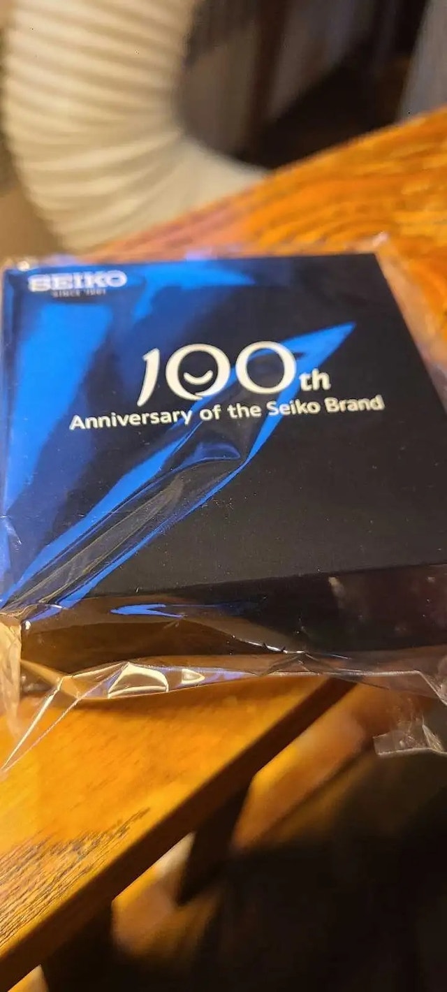 Seiko 100th Anniversary Commemorative Pin - photo 5