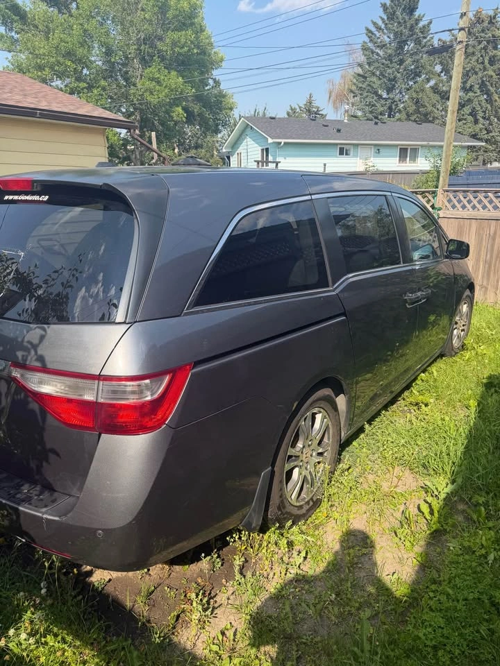 2012 Honda Odyssey - photo 3