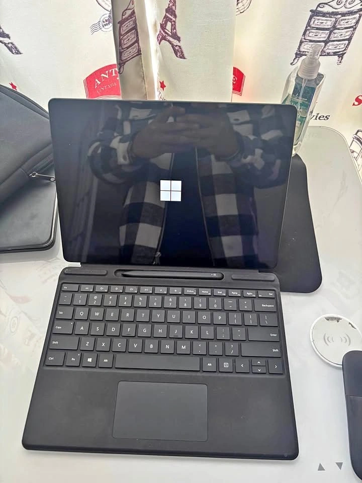 Microsoft Surface Pro X (2021) 13