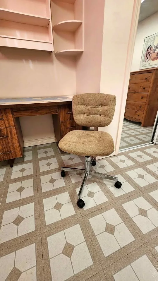 Desk chair