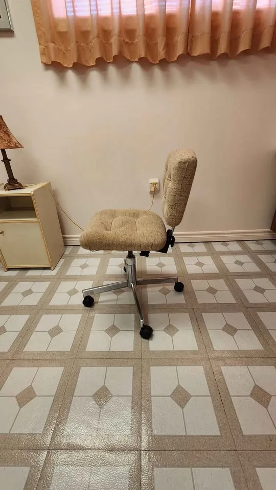 Desk chair - photo 2