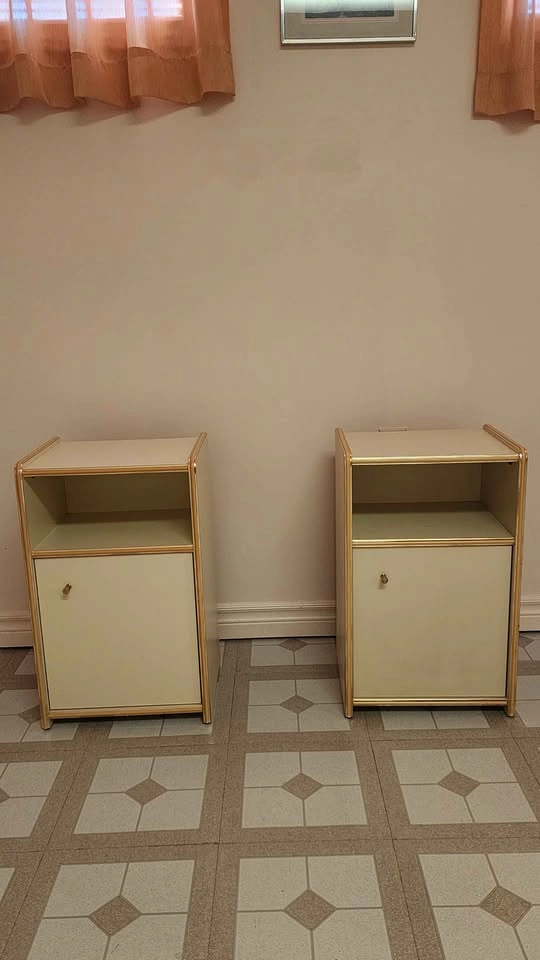 Bedroom Furniture 4pc set - photo 4