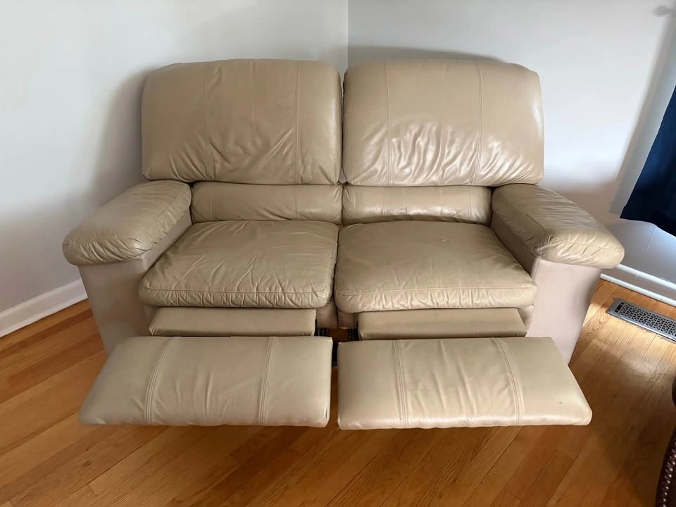 Leather Reclining Loveseat - photo 2