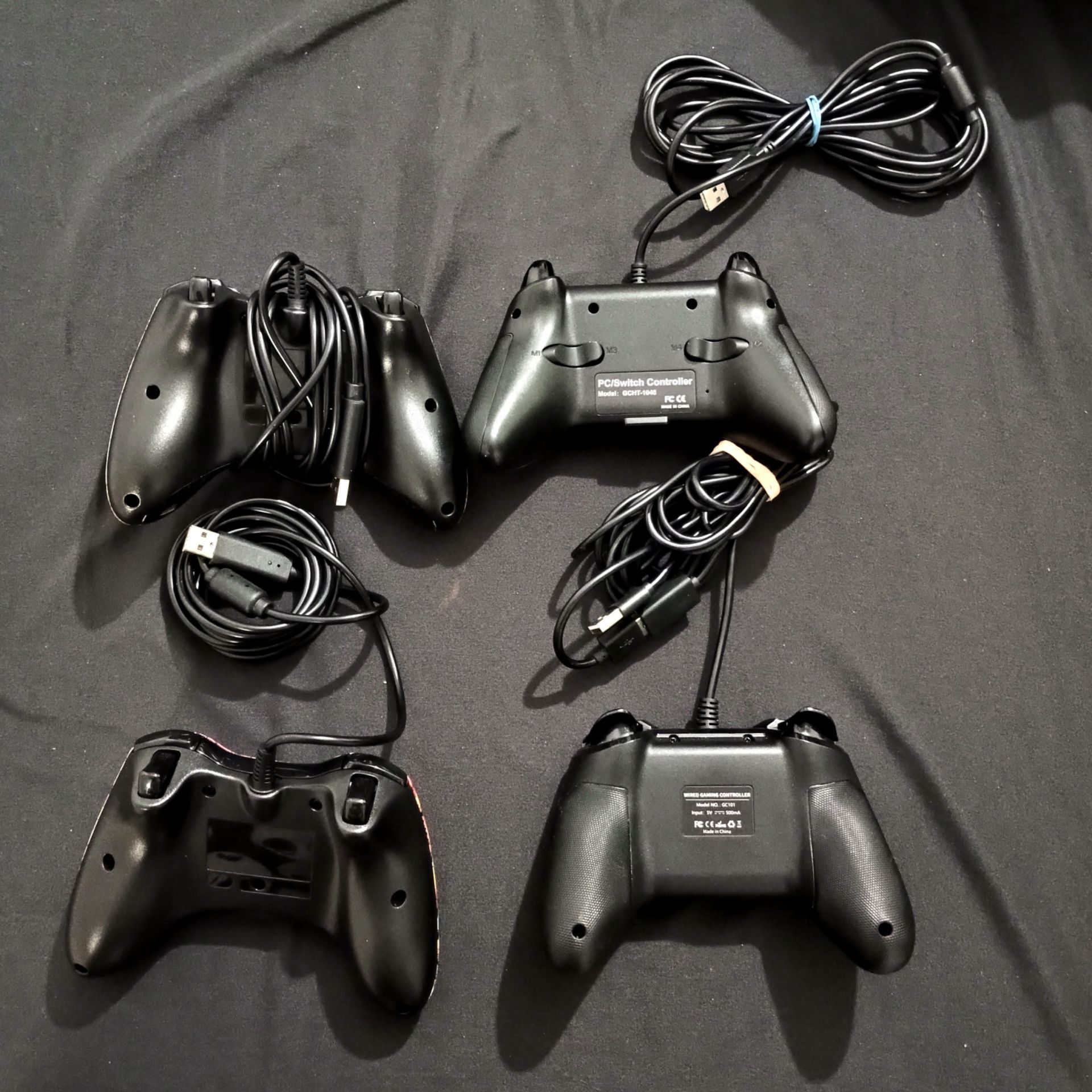 Set of 4 PC/XBOX wired controllers - photo 2