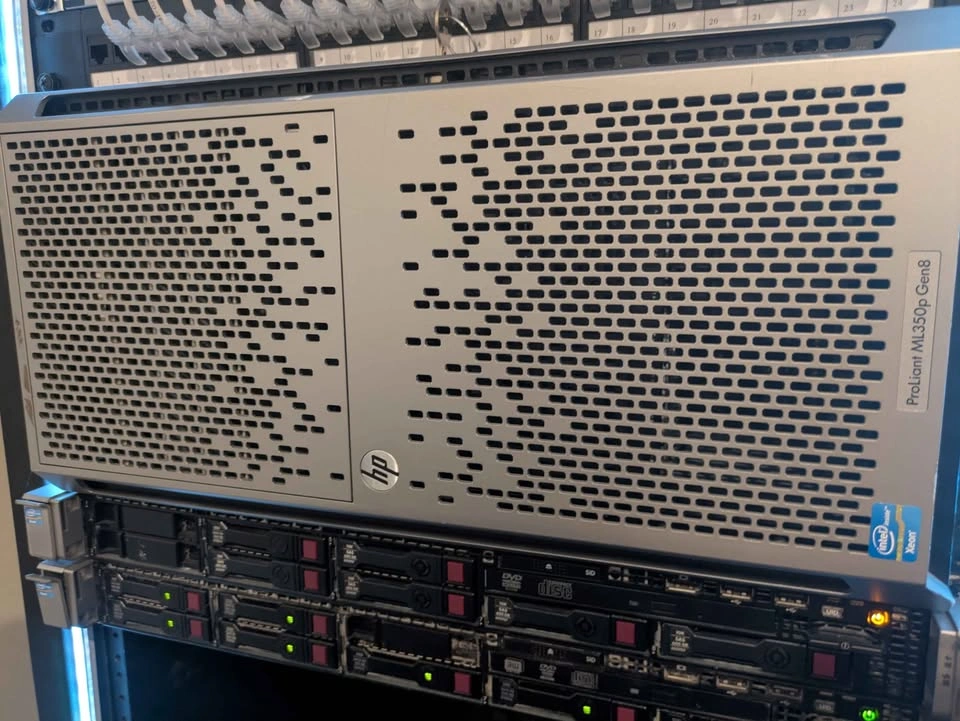 HPE ProLiant ML350p Gen8 Tower Server - photo 3