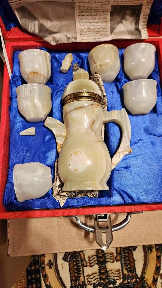 Vintage Onyx Tea and Coffee Set - 7 Pieces