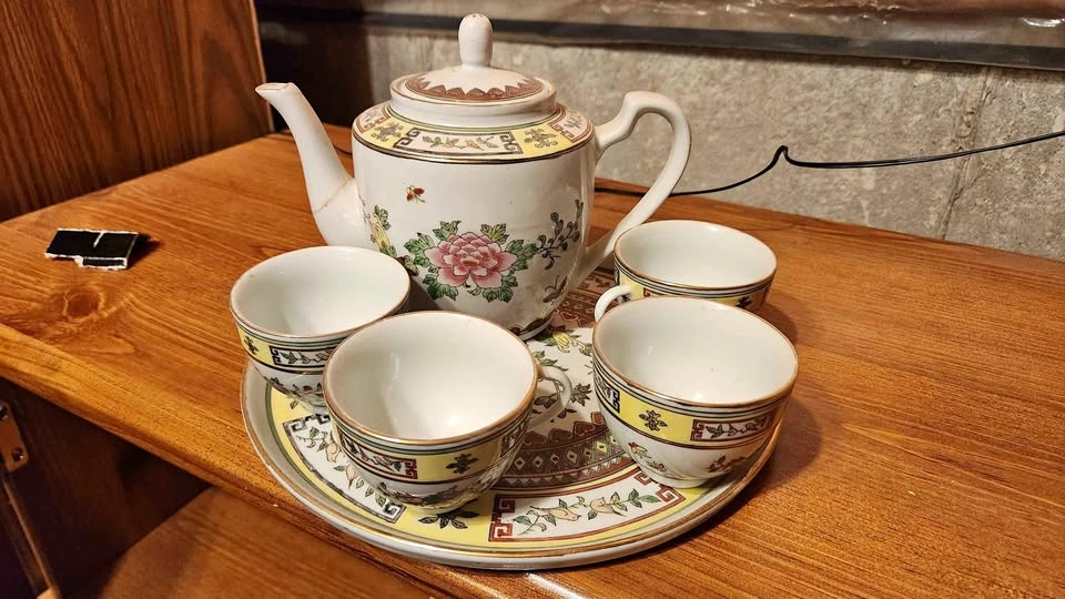 Vintage Porcelain Tea Set with Teapot, 4 Cups, and Matching Tray