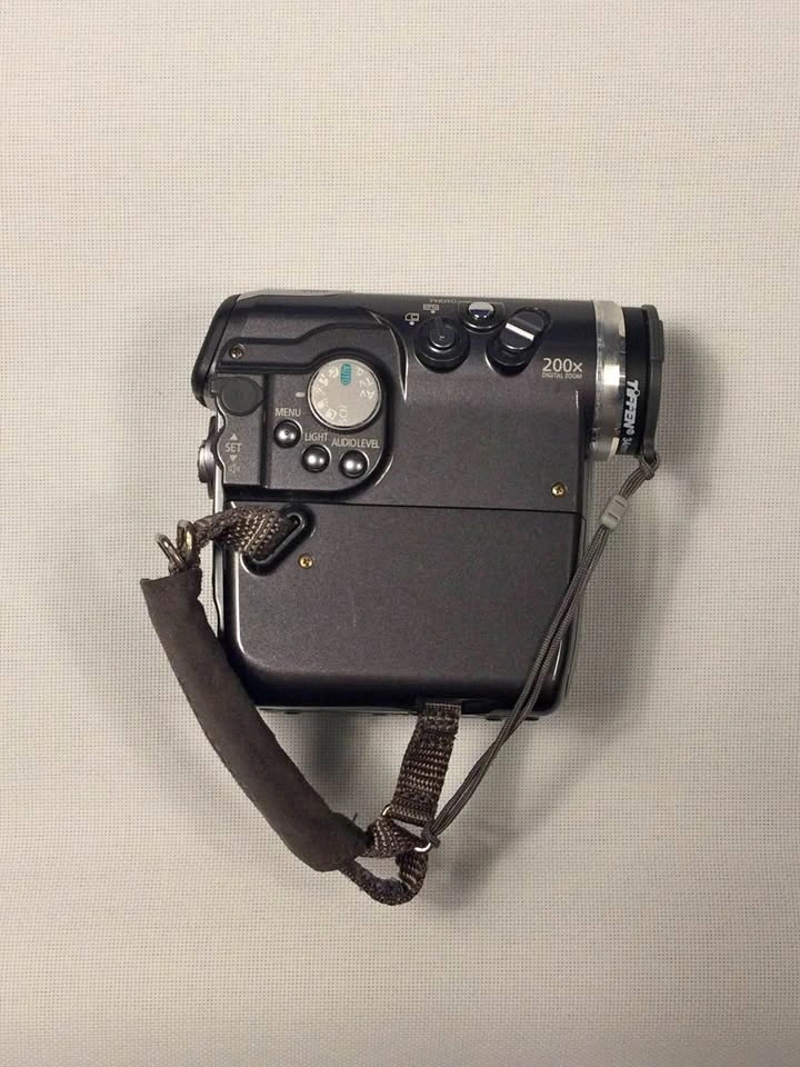 Canon Optura 600 Digital Camcorder. Not tested. No charger