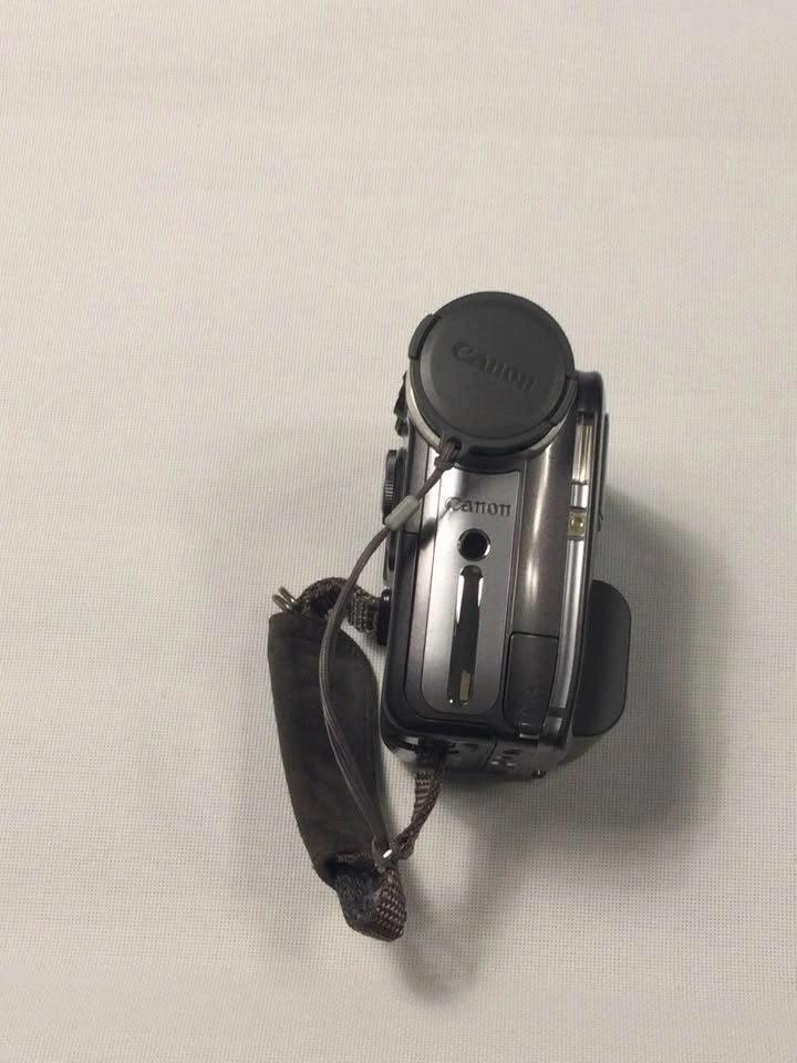 Canon Optura 600 Digital Camcorder. Not tested. No charger - photo 3