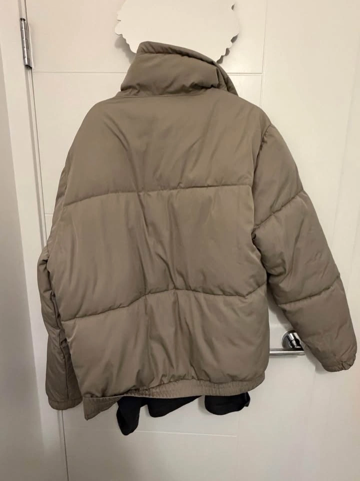 Hollister Beige Puffer Jacket size: medium - photo 2