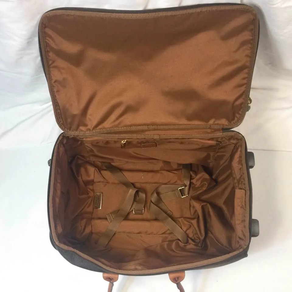 BRIC’s 21 wheeled, Brocken Zipper image indicator(7)