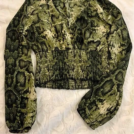 Trendy Green Snake Print & Patterned Clothing Bundle - 5 Piece S