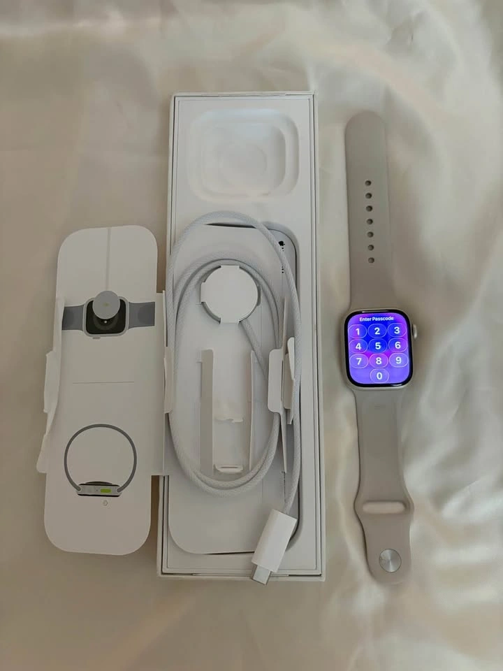 Apple Watch Series 9 41mm GPS + Cellular • 100% Battery Health - photo 2