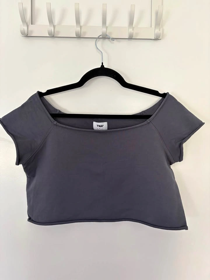 New aritzia top XS-S